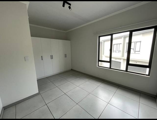 2 BEDROOM SECTIONAL TITLE FOR SALE IN RED HILL